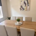 Nyaraló Spacious Luxurious Serviced 6 *