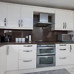 Spacious Luxurious Serviced 6 Nyaraló
