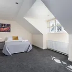 Spacious Luxurious Serviced 6 Barrow-in-Furness