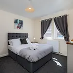 Spacious Luxurious Serviced 6 * Barrow-in-Furness