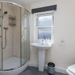 Spacious Luxurious Serviced 6 Nyaraló Barrow-in-Furness