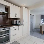 Spacious Luxurious Serviced 6 * Barrow-in-Furness