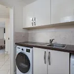 Spacious Luxurious Serviced 6 * Barrow-in-Furness