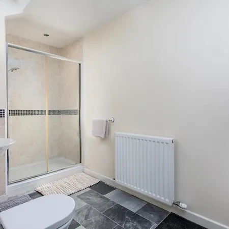 Semesterbostad Spacious Luxurious Serviced 6 *