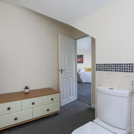 Spacious Luxurious Serviced 6 Semesterbostad Barrow-in-Furness