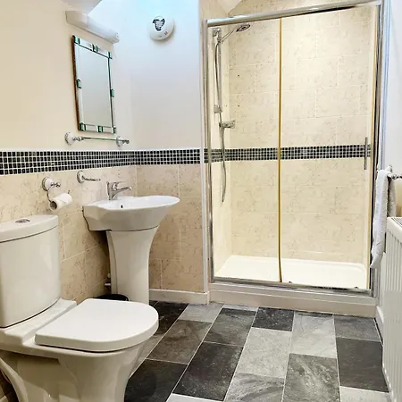 Spacious Luxurious Serviced 6 Holiday home Barrow-in-Furness