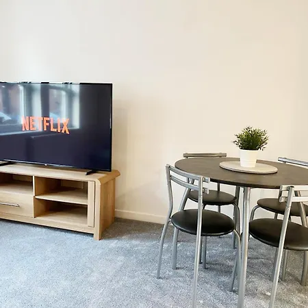 Spacious Luxurious Serviced 6 Barrow-in-Furness
