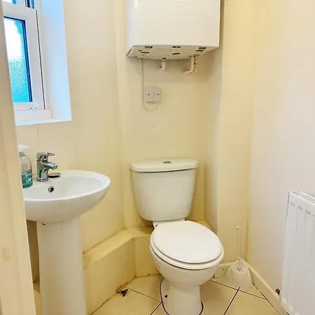 Spacious Luxurious Serviced 6 * Barrow-in-Furness