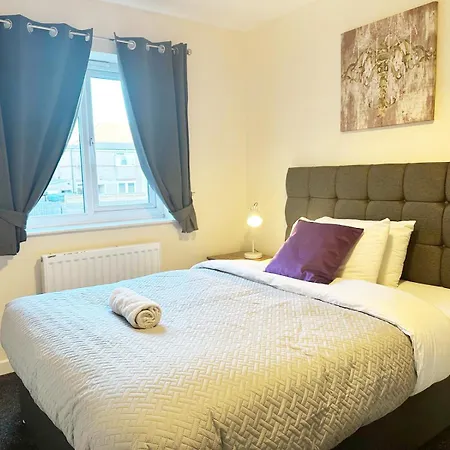 Spacious Luxurious Serviced 6 Barrow-in-Furness