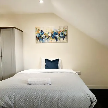 Spacious Luxurious Serviced 6 * Barrow-in-Furness