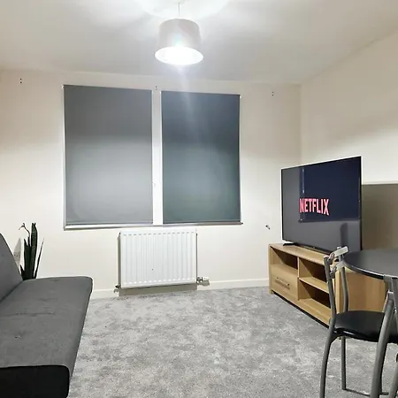 Spacious Luxurious Serviced 6 Holiday home *