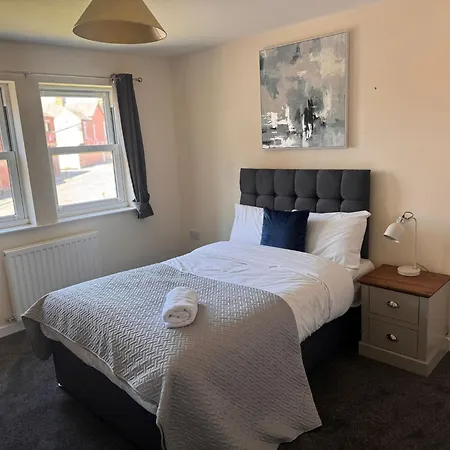Spacious Luxurious Serviced 6 Barrow-in-Furness