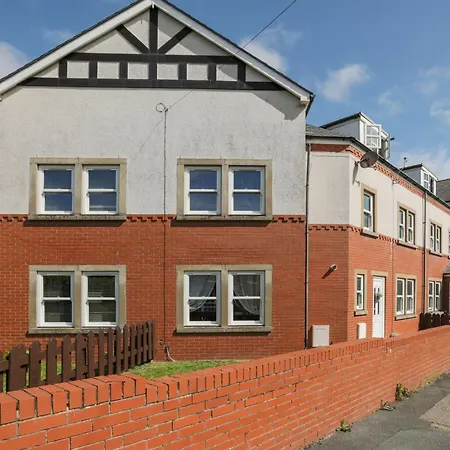 Spacious Luxurious Serviced 6 * Barrow-in-Furness