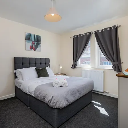 Spacious Luxurious Serviced 6 * Barrow-in-Furness