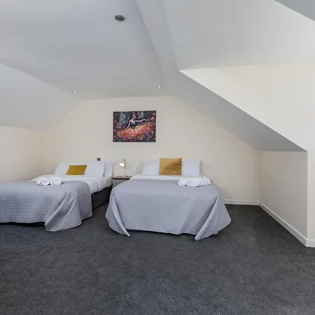 Casa de Férias Spacious Luxurious Serviced 6