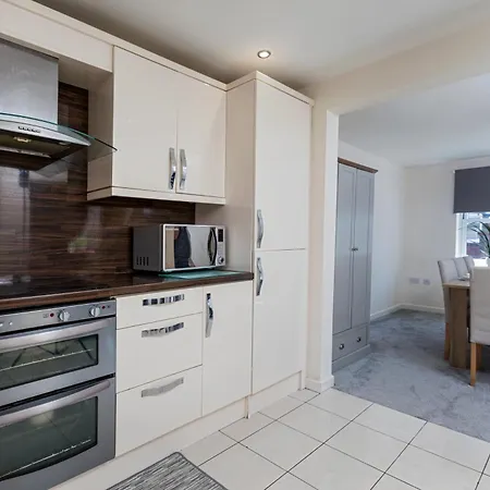 Spacious Luxurious Serviced 6 * Barrow-in-Furness