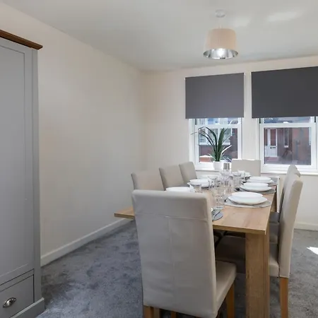 Spacious Luxurious Serviced 6 * Barrow-in-Furness